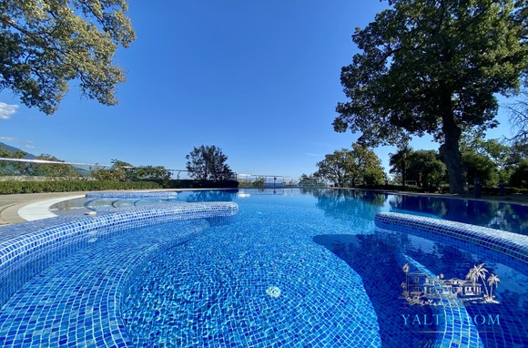 ДОМ С БАССЕЙНОМ И БЕСЕДКОЙ В ЛИВАДИИ