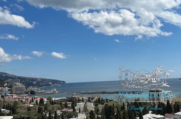 Квартира двухкомнатная с видом на море по ул.Боткинская центр Ялты