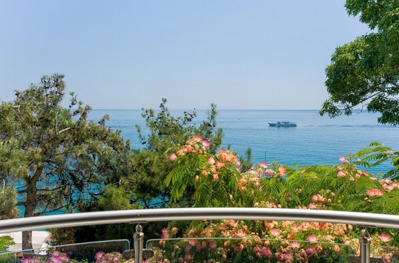 Квартира на берегу моря в доме со своим СПА комплексом