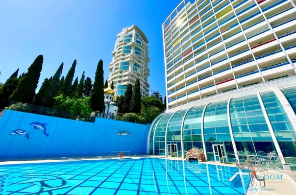 Апартамент с бассейном и видом на море в Респект Холл Ялта