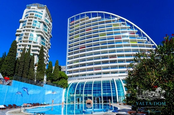 Апартамент с бассейном и видом на море в Респект Холл Ялта