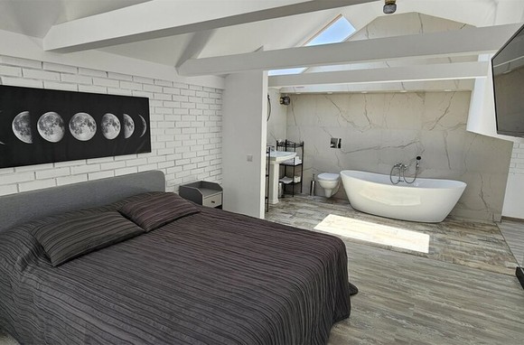 Двухуровневые апартаменты №11, 19  с тремя спальнями на берегу моря в парковой зоне