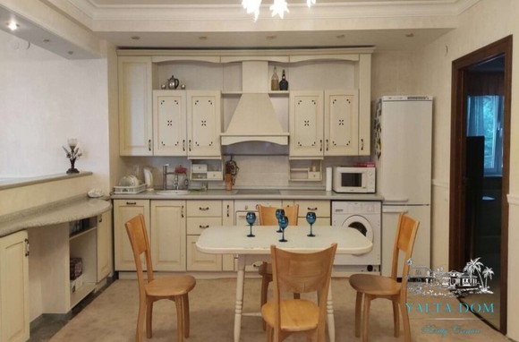 Трехкомнатные апартаменты на берегу моря, в закрытом комплексе "Сон у моря" пгт Никита