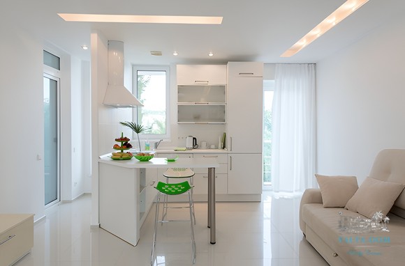 Двухэтажные апартаменты с бассейном посуточно в Симеизе