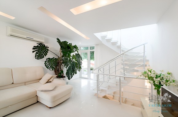 Двухэтажные апартаменты с бассейном посуточно в Симеизе