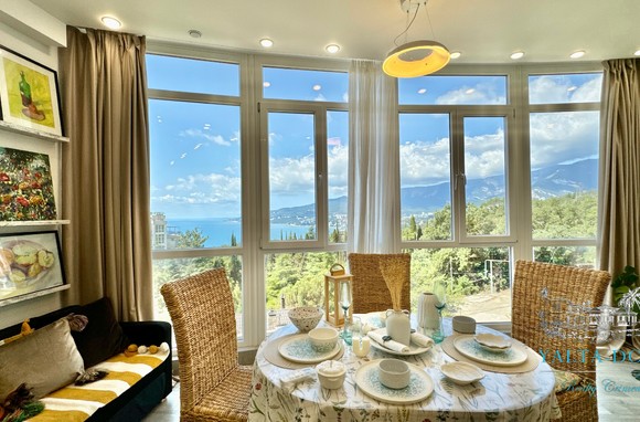 Квартира с дизайнерским ремонтом и видом на море Восход Ялта