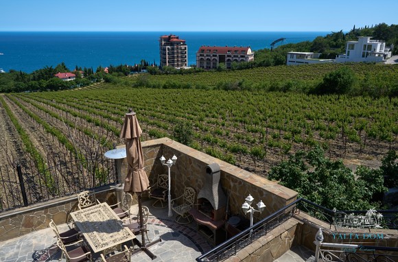 Дом с панорамной террасой возле моря Ливадия Ялта