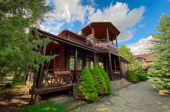 Дом с бассейном, баней и конюшней Бахчисарайский район село Высокое