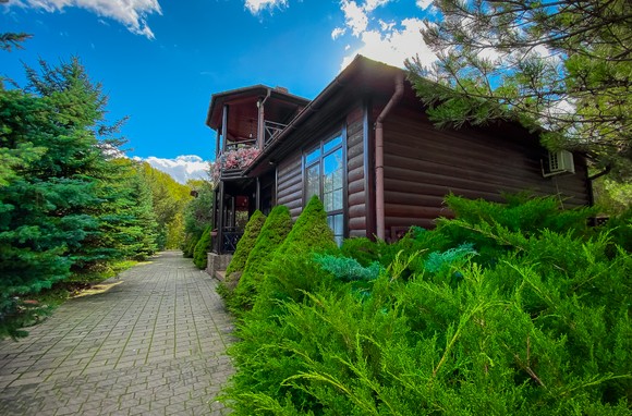 Дом с бассейном, баней и конюшней Бахчисарайский район село Высокое