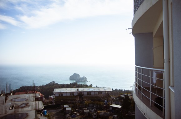 Квартира двухкомнатная посуточно в ЖК Шале Ла Рош Гурзуф