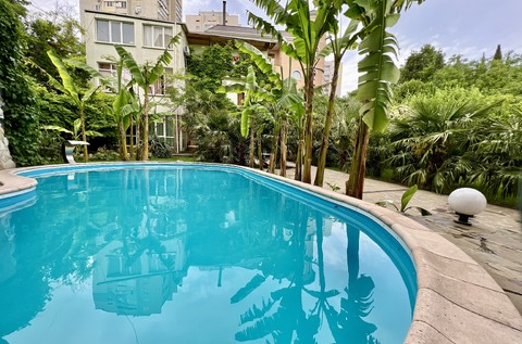 Два дома возле санатория Розы Люксембург в Гаспре Крым