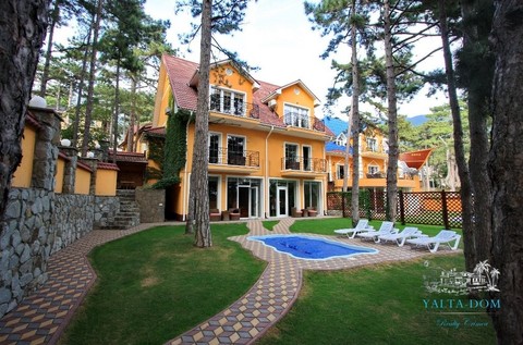 Дом в сосновом лесу район Долоссы возле Ялты