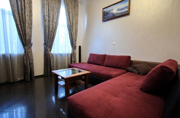 Квартира двухкомнатная возле виллы Елена в Ялте