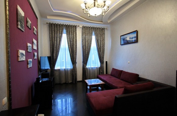 Квартира двухкомнатная возле виллы Елена в Ялте