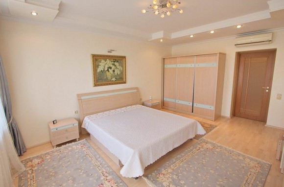 Квартира двухкомнатная в Никите возле моря