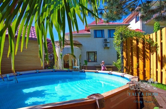 Вилла в Ливадии возле моря