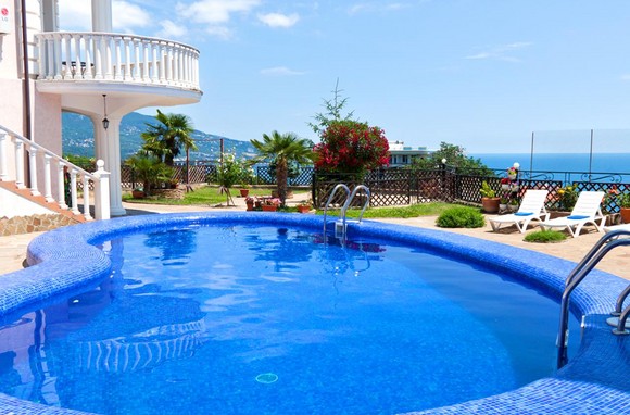 Вилла с видом на побережье Ялты